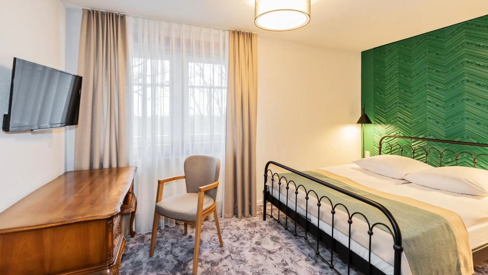 Hotel Zum Pfeiffer 拉德博伊尔 3*,