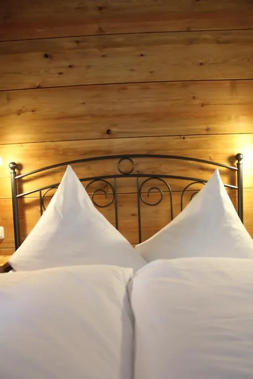 Hotel Zum Pfeiffer Radebeul 3*,